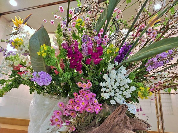 千葉の花でディスプレイ2｜幕張の花屋ブーケアンドブーケ