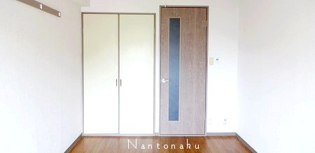Nantonaku ドアのない１Rだけど　患者くんの部屋には８８，０００円かけてドアを付けた
