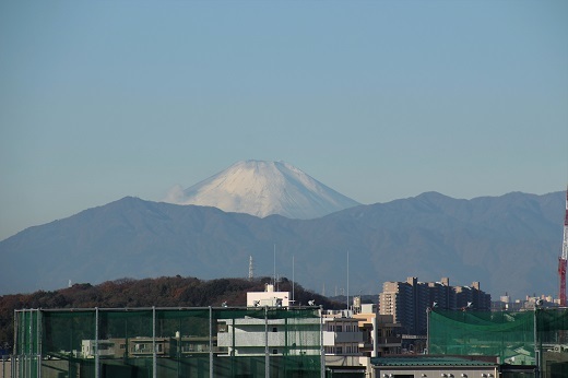 鶴見川土手付近からの朝の富士山１