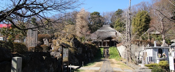 西方寺の参道