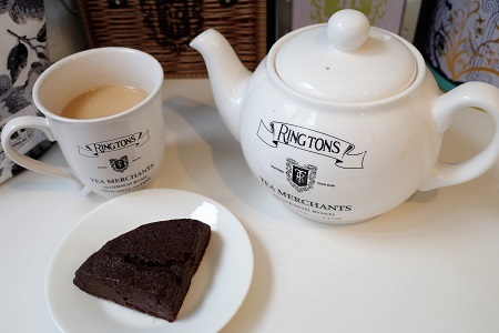 英国でも貴重！リントンズの紅茶をリントンズの食器で楽しむ英国ティー